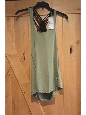 New! Icyzone Sz M Green Open Strappy Criss Cross Workout Tank Yoga Bra Strappy